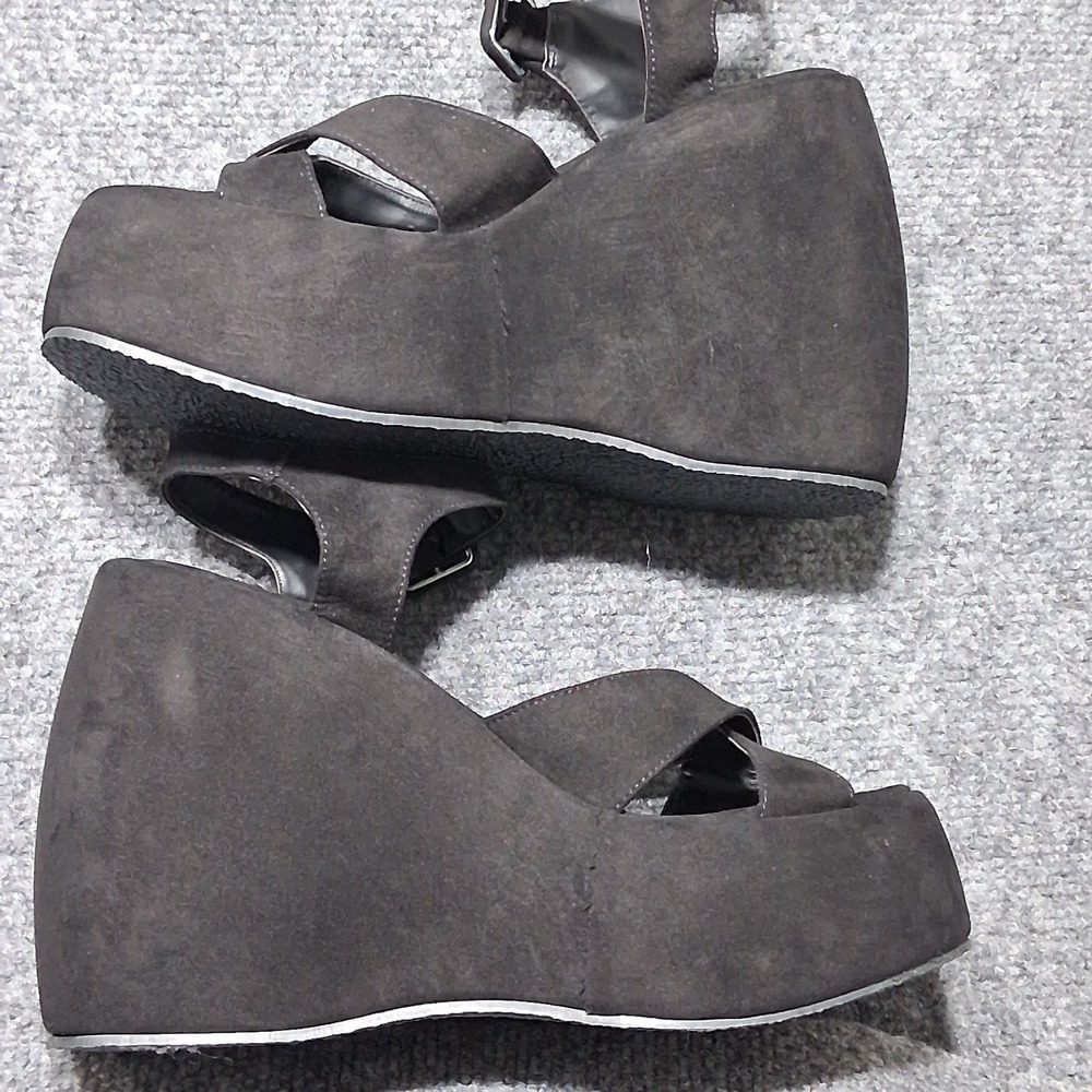 Shakira Black  Platform Heels size 7 excellent  new